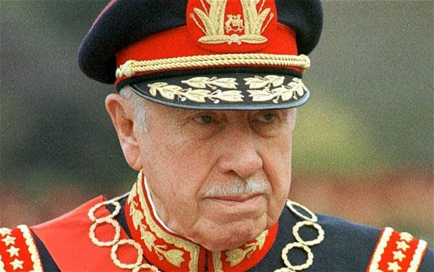 Augusto Pinochet là nhà độc tài khét tiếng Chile. Ông trở thành Tổng tư lệnh quân đội năm 1972. Một năm sau, ông thực hiện cuộc đảo chính đẫm máu và nắm quyền ở Chile trong suốt 17 năm.