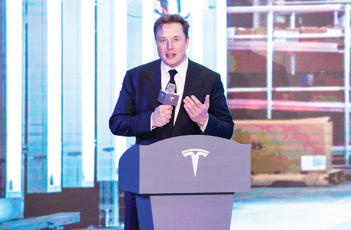 CEO Twitter Elon Musk nhận định rằng, mối đe dọa lớn nhất tới sự tồn tại của nhân loại chính là con người chứ không phải sinh vật ngoài Trái đất.