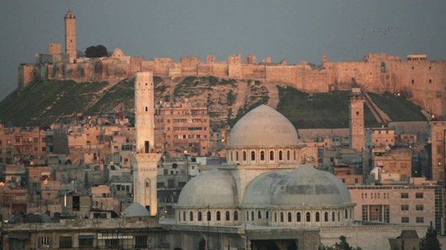 Thành phố Aleppo ở Syria có người sinh sống liên tục trong hơn 8.000 năm qua. Các chuyên gia đã tìm thấy nhiều tàn tích các khu định cư của con người có niên đại vào khoảng năm 11000 trước Công nguyên.