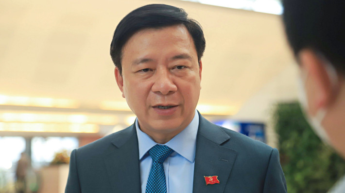 Ông Phạm Xuân Thăng (SN 1966), cựu ủy viên Trung ương Đảng, cựu bí thư Tỉnh ủy Hải Dương. Ngày 17/9, Cơ quan Cảnh sát điều tra Bộ Công an đã khởi tố bị can, bắt bị can để tạm giam, đối với ông Phạm Xuân Thăng, nguyên Bí thư Tỉnh ủy Hải Dương. Ông Thăng có hành vi lợi dụng chức vụ, quyền hạn chỉ đạo làm trái các quy định của pháp luật trong đấu thầu để Công ty Việt Á thu lợi bất chính số tiền đặc biệt lớn, gây thiệt hại đặc biệt nghiêm trọng tài sản nhà nước.
