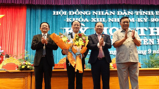 Ông Phạm Anh Tuấn sinh năm 1973, quê ở xã Kỳ Lâm, huyện Kỳ Anh, tỉnh Hà Tĩnh; tốt nghiệp Trường Đại học Kinh tế quốc dân Hà Nội; là tiến sĩ chuyên ngành tài chính ngân hàng. Ông Phạm Anh Tuấn từng trải qua các vị trí Tổng giám đốc, Chủ tịch Hội đồng quản trị Tổng công ty CP Bảo hiểm Bưu điện; Phó Tổng giám đốc, Tổng giám đốc, Chủ tịch Hội đồng thành viên Tổng công ty Bưu điện Việt Nam. Năm 2019, ông Phạm Anh Tuấn được Thủ tướng Chính phủ bổ nhiệm làm Thứ trưởng Bộ Thông tin và Truyền thông.