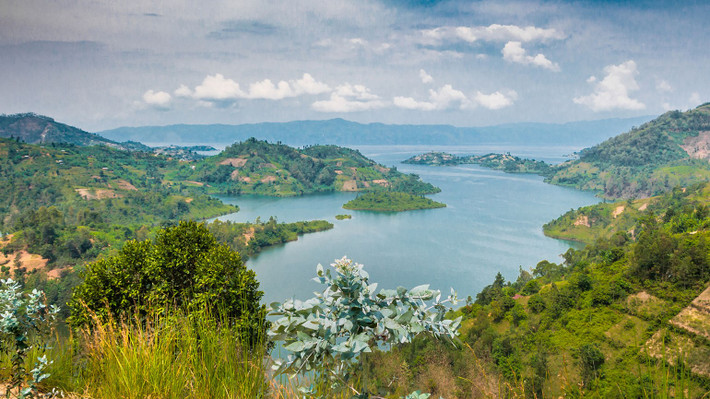 Thoạt nhìn, hồ Kivu mang vẻ đẹp thanh bình như nhiều hồ nước khác. Thế nhưng, bên dưới mặt hồ ẩn chứa mối nguy hiểm rùng rợn.