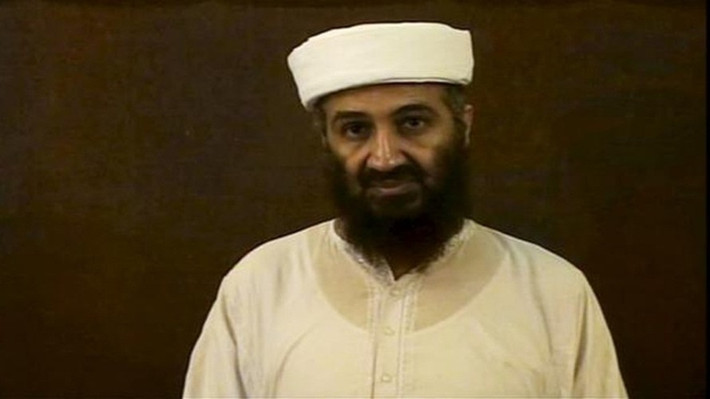 Tại ngôi nhà ở Abbottabad, Bin Laden sống cùng với vợ con và một số thành viên trong mạng lưới khủng bố al-Qaeda.