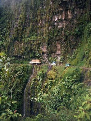 Con đường "tử thần" Bắc Yungas được xây dựng vào những năm 1930.