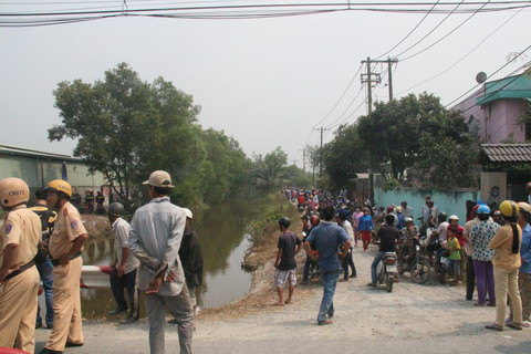 Vào 7h23 sáng 28/1/2015, chiếc trực thăng UH-1 chở 4 phi công trong lúc huấn luyện đã gặp sự cố, rơi tại khu vực ấp 4, xã Phạm Văn Hai, Bình Chánh, TP.HCM, khiến cả 4 chiến sĩ của sư đoàn không quân 370 hy sinh.