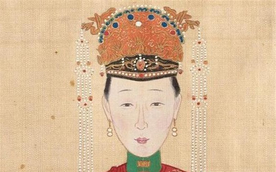 Ngày 28/9/1988, trong quá trình xây dựng một nhà máy sản xuất trên núi Đào Nguyên ở huyện Đức An, tỉnh Giang Tây, Trung Quốc, một ngôi mộ cổ bất ngờ được phát hiện. Theo đó, các công nhân nhanh chóng thông báo cho giới chức trách. Vì vậy, các chuyên gia tới hiện trường, tiến hành cuộc khai quật và tìm thấy một quan tài màu đỏ bên trong mộ cổ.