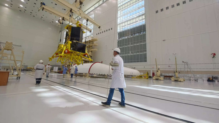 Nếu hạ cánh thành công, tàu thăm dò Luna-25 của Nga sẽ đến trước tàu Chandrayaan-3 của Ấn Độ khoảng 2 ngày để bắt đầu nỗ lực thám hiểm đầu tiên tại khu vực được tin có băng đá bao phủ của thiên thể này.