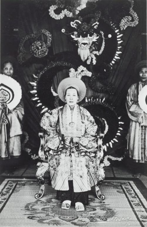 Hoàng thái hậu Từ Cung - là Hoàng thái hậu cuối cùng của triều Nguyễn. Bà Từ Cung là vợ vua Khải Định và là mẹ của hoàng đế Bảo Đại.