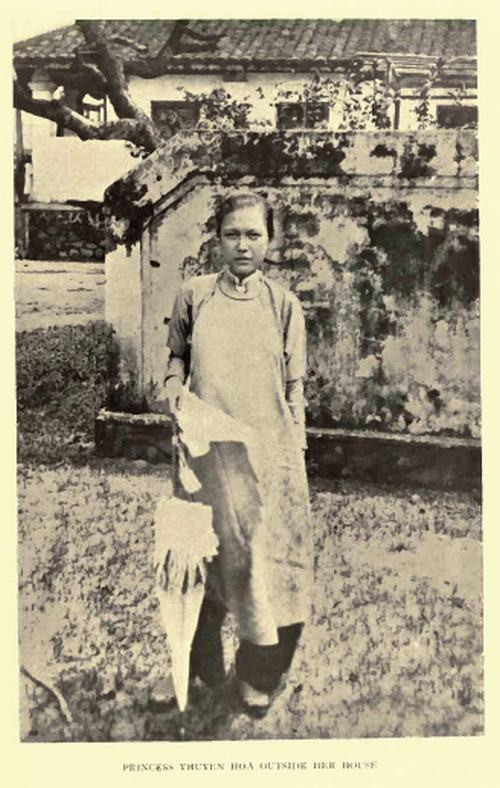 Công chúa Thuyên Hoa - em gái vua Thành Thái.
