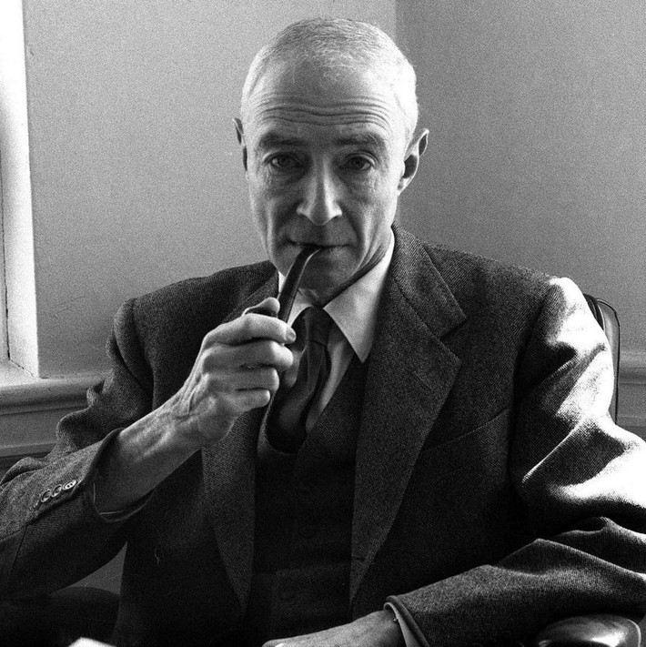 Nhiều năm sau, dự đoán của ông Oppenheimer về sự tồn tại của hố đen được giới khoa học xác định là chính xác. Nhờ đó, tên tuổi của ông càng nổi tiếng hơn.