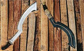 Do đó, thanh kiếm Khopesh trở thành một thứ vũ khí cực lợi hại của quân đội Ai Cập. Vũ khí này có sự linh hoạt cao, có thể sử dụng hiệu quả mọi phần của thanh kiếm nên chiến binh Ai Cập có thể khiến kẻ thù khiếp sợ khi giao đấu.
