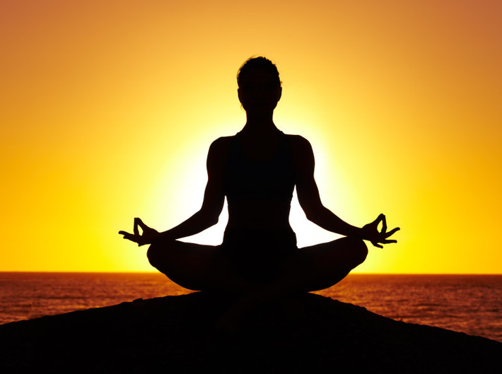 Nhờ luyện tập Yoga, nó sẽ giúp đưa khí huyết lưu thông khắp cơ thể người bênh. Đặc biệt là những vùng đang bị tổn thương, những vùng ung thư... khi huyết này giúp nuôi dưỡng các tế bào và tạo ra sức đề kháng tự nhiên giúp phục hồi bệnh từ bên trong.