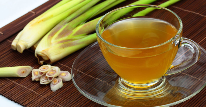 Mùi hương từ tinh dầu sả, trà sả... đều giúp giải phóng serotonin trong não, chất hóa học do cơ thể tự tổng hợp có vai trò quan trọng trong việc cải thiện tâm trạng, trí nhớ, giấc ngủ, tiêu hóa…