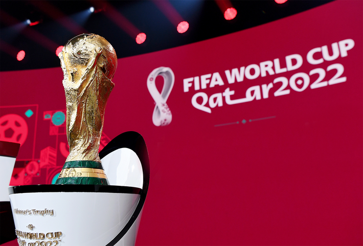 Vòng chung kết World Cup 2022 tổ chức tại Qatar từ ngày 20/11 - 18/12. Đây là lần đầu tiên trong lịch sử một kỳ World Cup được tổ chức vào mùa Đông, thay vì diễn ra vào mùa Hè như thường lệ. Theo đó, hàng triệu người hâm mộ trái bóng tròn trên thế giới sẽ đến Qatar để theo dõi những trận bóng hấp dẫn cũng như cổ vũ cho đội bóng yêu thích.