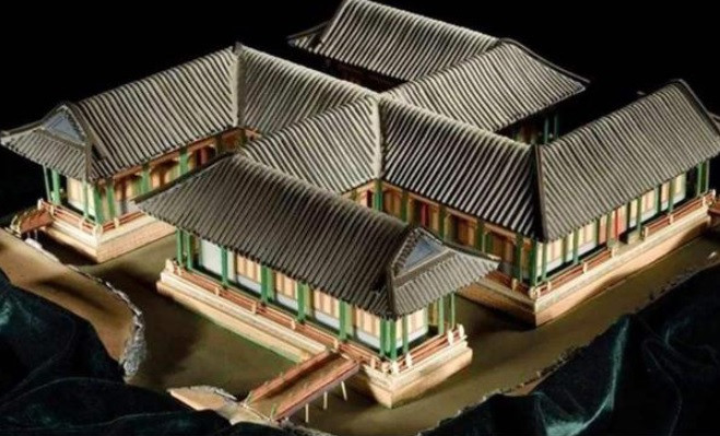 Tuy nhiên, sau Cách mạng Tân Hợi, chế độ phong kiến chấm dứt ở Trung Quốc nên Dạng Thức phòng biến mất. Từ đây, gia tộc Dạng Thức Lôi dần sa sút. Đến đời thứ 8 của Dạng Thức Lôi là Lôi Hiến Thái không có người thừa kế. Do vậy, sau khi Lôi Hiến Thái qua đời, gia tộc Dạng Thức Lôi hiển hách không còn.