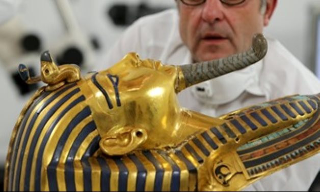 Kết quả chụp X-quang xác ướp Tutankhamun vào năm 1968 khiến các chuyên gia giật mình khi phát hiện không thấy "của quý" của nhà vua Ai Cập. Điều này dẫn tới một số đồn đoán cho rằng, cơ quan sinh dục của pharaoh Tutankhamun có thể đã bị đánh cắp và đem bán.