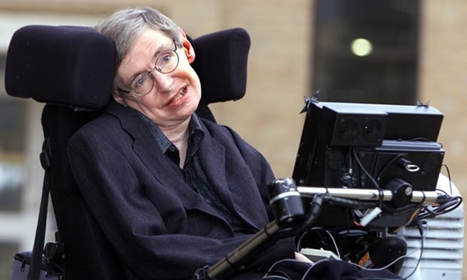 Dù muốn tìm hiểu về sự sống ngoài hành tinh nhưng nhà vật lý Stephen Hawking quan ngại việc liên lạc với họ sẽ có thể đẩy nhân loại đến bờ vực diệt vong hoặc bị thôn tính.
