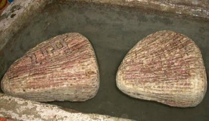 Một bí ẩn lớn khác ở Ấn Độ mà giới chuyên gia "vắt óc" chưa tìm ra lời giải là những viên đá nổi ở thị trấn Rameshwaram. Thị trấn này nằm trên đảo Pamban và tách biệt với đất liền bởi eo biển Pamban.