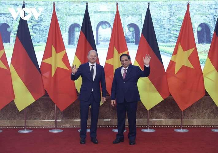 Trong các phát biểu nhậm chức (12/2021) và tại Hội nghị cấp cao G7 (26-28/6/2022), Thủ tướng Scholz đều nhắc đến Việt Nam như một đối tác quan trọng, giàu tiềm năng mà Đức muốn tăng cường hợp tác. Chuyến thăm lần này của Thủ tướng Olaf Scholz được kỳ vọng sẽ thúc đẩy mạnh mối quan hệ Đối tác chiến lược với Việt Nam.