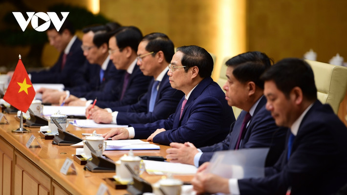 Trong nhiều năm qua, hai nước phối hợp chặt chẽ tại LHQ và các cơ chế đa phương khác như ASEM, ASEAN – Đức, ASEAN – EU. Đức luôn tích cực ủng hộ quan điểm về giải quyết tranh chấp bằng biện pháp hòa binh trên cơ sở luật pháp quốc tế, Công ước của Liên Hợp Quốc về Luật Biển (UNCLOS) năm 1982.