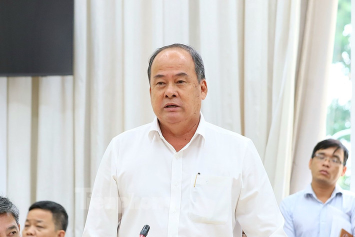 Chủ tịch UBND tỉnh An Giang Nguyễn Thanh Bình: Cơ quan Cảnh sát điều tra Bộ Công an quyết định khởi tố bị can, lệnh bắt bị can để tạm giam, lệnh khám xét đối với ông Nguyễn Thanh Bình. Ông Bình đã lợi dụng chức vụ, quyền hạn, can thiệp, chỉ đạo giúp Công ty Cổ phần Đầu tư Trung Hậu - Tổng 68 được cấp phép thăm dò, khai thác, điều chỉnh trữ lượng, công suất và khai thác trái quy định của pháp luật tại mỏ cát xã Mỹ Hiệp và Bình Phước Xuân, huyện Chợ Mới, tỉnh An Giang.
