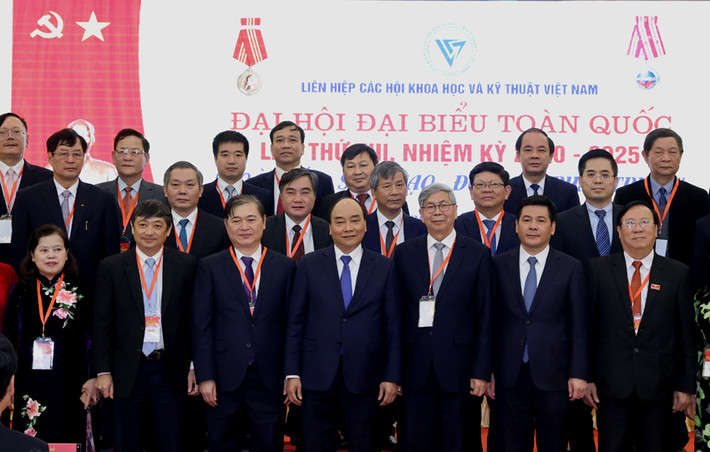 Ngày 24/12/2020: Tại Đại hội đại biểu toàn quốc Liên hiệp các Hội Khoa học và Kỹ thuật Việt Nam lần thứ VIII (VUSTA), ông Nguyễn Hồng Diên được bầu vào đoàn chủ tịch và giữ chức Phó chủ tịch VUSTA.