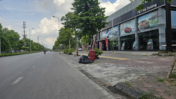 Đáng chú ý, UBND tỉnh Hải Dương yêu cầu trong thời gian chờ các cơ quan chuyên môn có văn bản trả lời, UBND TP Hải Dương không thực hiện các thủ tục cấp phép ở khu vực này, trường hợp cố tình sẽ xử lý nghiêm theo quy định.
