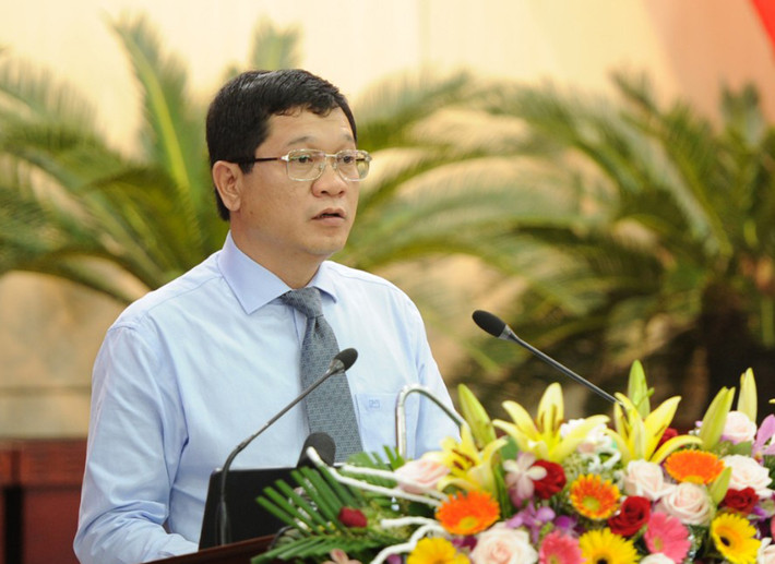 Ông Trần Phước Sơn sinh năm 1972, trình độ chuyên môn Thạc sĩ kinh tế và phát triển, Cao cấp Lý luận chính trị.