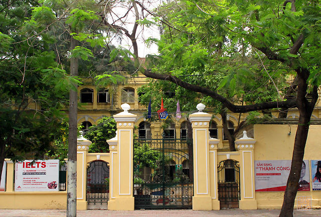 TP. Hà Nội: Năm học 2021-2022, thành phố Hà Nội thực hiện miễn giảm 50% học phí cả năm học cho học sinh các cấp với tổng nguồn kinh phí 900 tỷ đồng. Học kỳ II, nếu dịch bệnh vẫn diễn biến phức tạp, ngành sẽ tiếp tục tham mưu để có thể miễn giảm 100% học phí cho người học.