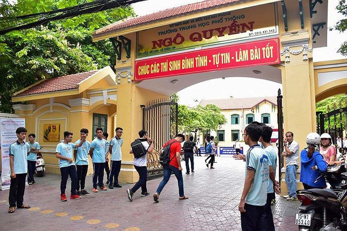 TP. Hải Phòng: Năm học 2021-2022 là năm thứ hai Hải Phòng thực hiện miễn học phí cho học sinh các cấp. Đối tượng được hỗ trợ 100% học phí là trẻ em mầm non đang thực học tại các cơ sở giáo dục mầm non được thành lập, cấp phép hoạt động; học sinh THCS, THPT và bổ túc có hộ khẩu thường trú, đăng ký tạm trú hoặc có xác nhận của công an về việc sinh sống thực tế tại Hải Phòng.