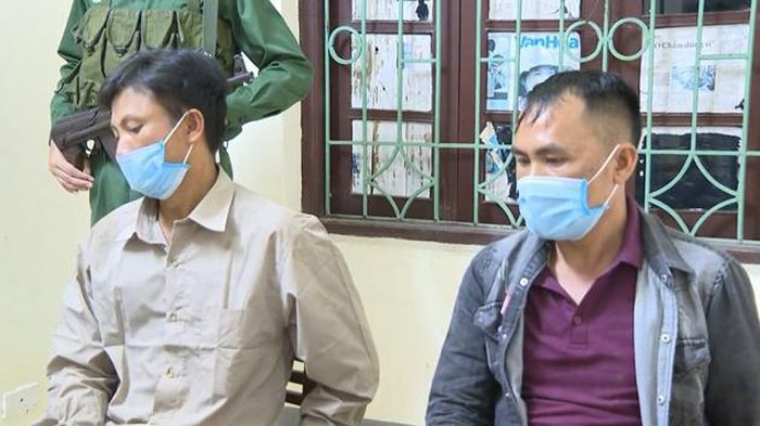 Bán 20 con bò "góp vốn" mua 60.000 viên ma túy: Công an tỉnh Điện Biên vừa bắt quả tang 2 đối tượng về hành vi mua bán trái phép chất ma túy, tang vật thu 60.000 viên ma túy tổng hợp. Biết Vừ A Sinh vừa bán 20 con bò nên Giàng Seo Pà đã rủ Sinh góp 270 triệu đồng để lên khu vực biên giới thuộc địa phận huyện Điện Biên mua 60.000 viên ma tuý vận chuyển sang tỉnh Lai Châu để bán kiếm lời.