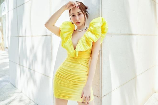 Phan Ngọc Hân được bầu chọn là "Hoa hậu được yêu thích nhất" tại cuộc thi Miss Glam World 2018 (Hoa hậu Quyến rũ thế giới 2018), tổ chức ở Ấn Độ. Cô vừa tung bộ ảnh ấn tượng với style ăn mặc cực sexy, tràn đầy sức sống.