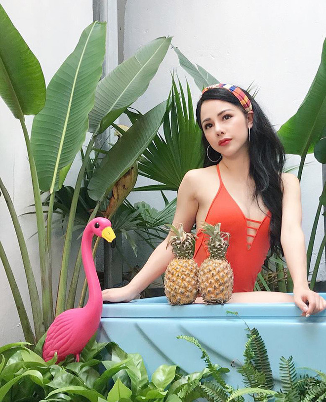 Thế nhưng ngoài đời, Bạch Lan Hương lại có phong cách thời trang rất táo bạo, ấn tượng.