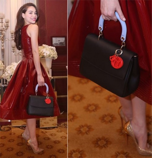 Hà Hồ đẹp hoàn hảo với đầm da bóng mix cùng túi xách Dior có giá hơn 100 triệu đồng.