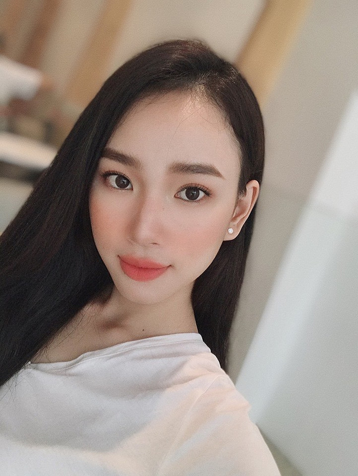 Sở hữu vẻ ngoài xinh đẹp năng động, tươi tắn, Ái Nhi thực sự là nhân tố mới của mùa giải năm nay.
