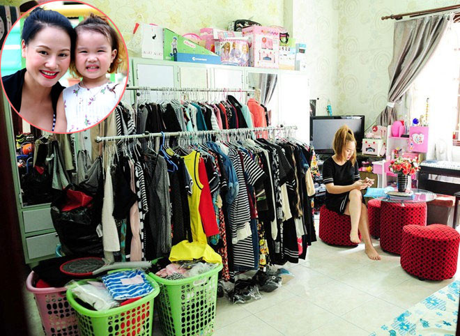 Căn nhà nhỏ mà ca sĩ Thu Phượng thuê để sống cùng con gái ở quận 11, TP HCM khá chật chội vì để giảm bớt chi phí, Thu Phượng chỉ ở một phòng, số phòng còn lại trong nhà cô cho thuê.