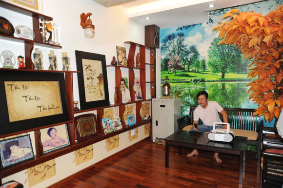 Ngôi nhà nhỏ của diễn viên hài Tấn Beo ở khá sâu trong một con hẻm nhỏ ở TP HCM.