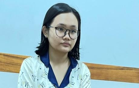 Khởi tố bị can, tạm giam nữ sinh đầu độc cha ruột bằng chất độc Xyanua: Tống Thị Tùng Linh (21 tuổi, trú phường Phước Nguyên, thành phố Bà Rịa - sinh viên năm 3, ngành Luật tại một trường đại học trên địa bàn TPHCM) bị xác định là người giết cha ruột là ông Tống Hồng Điệp (54 tuổi) bằng chất độc Xyanua.