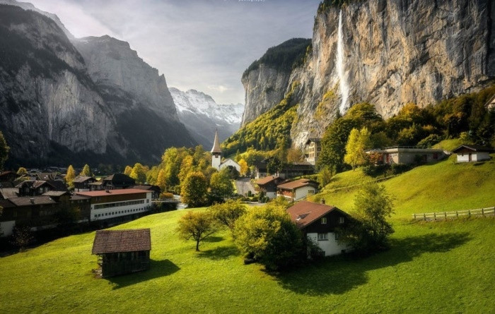 Thung lũng Lauterbrunnen là một trong những cảnh quan ấn tượng nhất của dãy Alps, Thụy Sĩ. Sẽ không quá khi nói rằng cảnh sắc nơi đây đẹp như tranh vẽ.