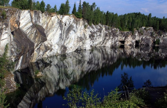 Hẻm núi đá cẩm thạch Ruskeala, Karelia.