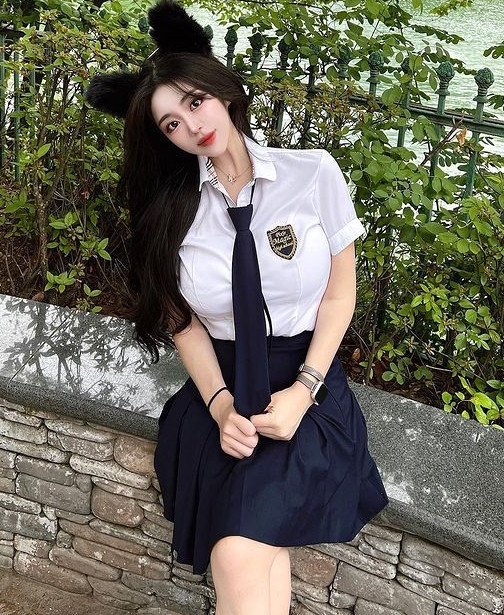 Nếu chỉ lướt qua những hình ảnh xinh đẹp lung linh của cô nàng, rất ít người có thể tưởng tượng được, cô nàng là một bác sĩ X-quang.