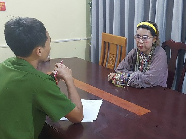 Ngày 4/9, Công an huyện Hậu Lộc (Thanh Hóa) đang phối hợp với Viện Kiểm sát Nhân dân huyện xác minh làm rõ vụ việc liên quan đến trường hợp Đoàn Thúy Hà ("Hot girl" Bella, SN 1986, thường trú ở xã Kiến Quốc, huyện Ninh Giang, tỉnh Hải Dương) sau khi bị người dân bắt giữ do trộm cắp xe máy ở xã Triệu Lộc.