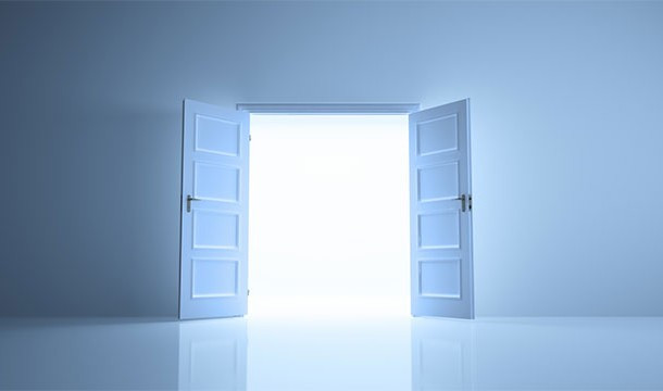 Hoàng đế Napoleon cảm thấy bất an, sợ hãi đối với các cánh cửa mở. Do đó, mỗi khi người nào vào phòng ông chỉ được mở cửa vừa đủ để đi qua và sau đó đóng cửa ngay lập tức.