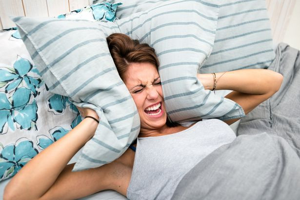 Con người chỉ có thể không ngủ trong 10 ngày và có thể nhịn ăn trong vòng vài tuần.