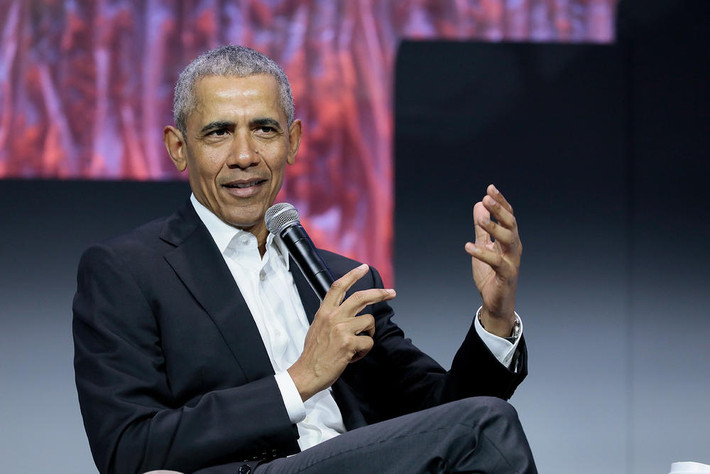 Ngoài tiền thuế liên bang, gia đình Tổng thống Obama nộp 22.640 USD tiền thuế tại bang Illinois.