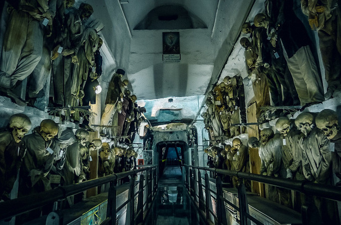 Tu viện Capuchin ở Palermo, Sicily, Italy hấp dẫn du khách bởi nơi đây lưu giữ nhiều xác ướp được bảo quản nguyên vẹn đến khó tin.