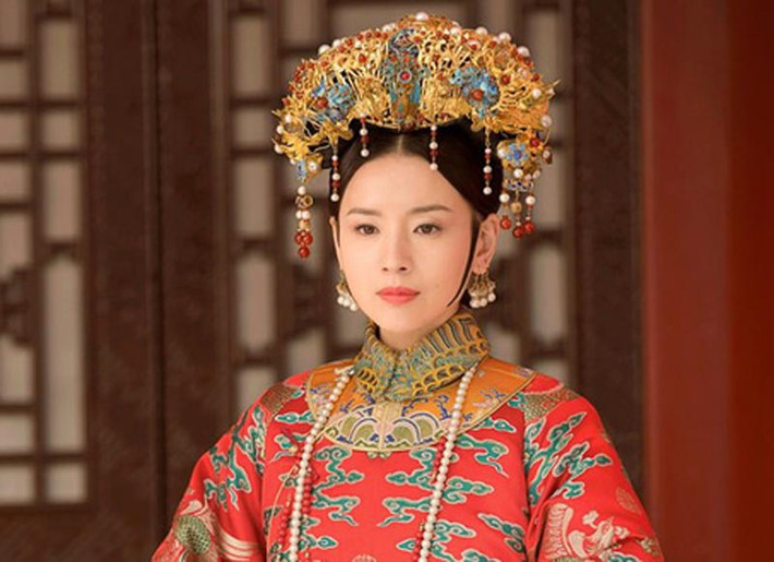 Uất ức vì bị chồng phụ bạc suốt thời gian dài, Viên Hoàng hậu mắc bệnh rồi nằm liệt giường. Khi cận kề cái chết, Lưu Tông Văn Đế tới gặp Viên Hoàng hậu. Ngay cả lúc sắp chết, bà cũng không nói một lời mà chỉ nhìn bằng ánh mắt căm hận, ai oán. Bà qua đời khi 35 tuổi. Theo đó, màn đánh ghen im lặng đến chết của Viên Hoàng hậu lưu truyền đến muôn đời sau.