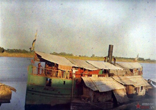 Một con thuyền của người Hoa kiều, năm 1915.