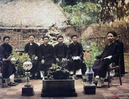 Hình ảnh các hương chức gần Hà Nội.
