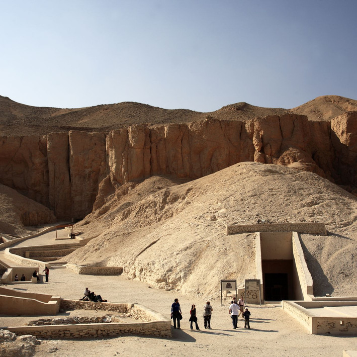 Thung lũng các vị vua được lựa chọn làm nơi chôn cất hầu hết các pharaoh, nữ hoàng Ai Cập thuộc Vương triều 18, 19 và 20.